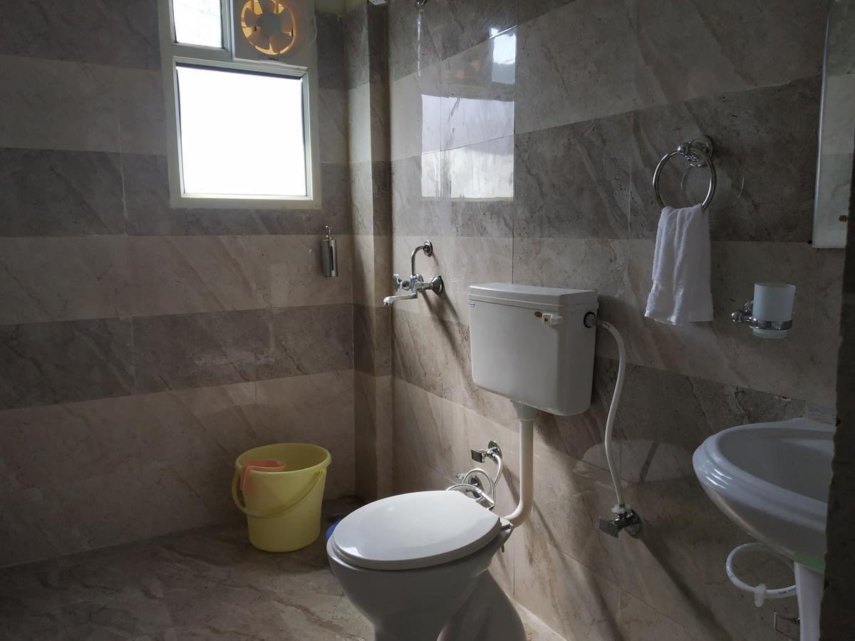 Hotel Suman Paradise Нейнитал Екстериор снимка